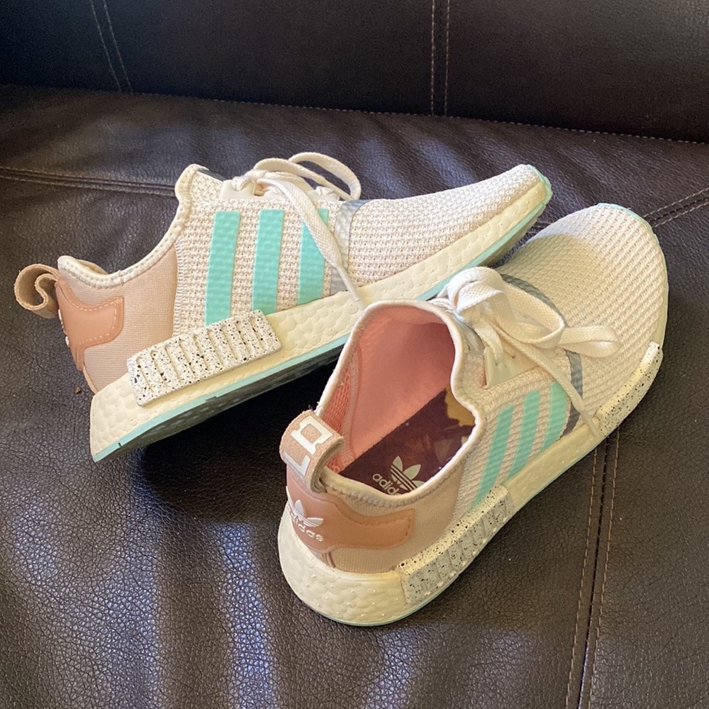 Star Wars x Wmns NMD_R1 'The Child - Find Your Way'